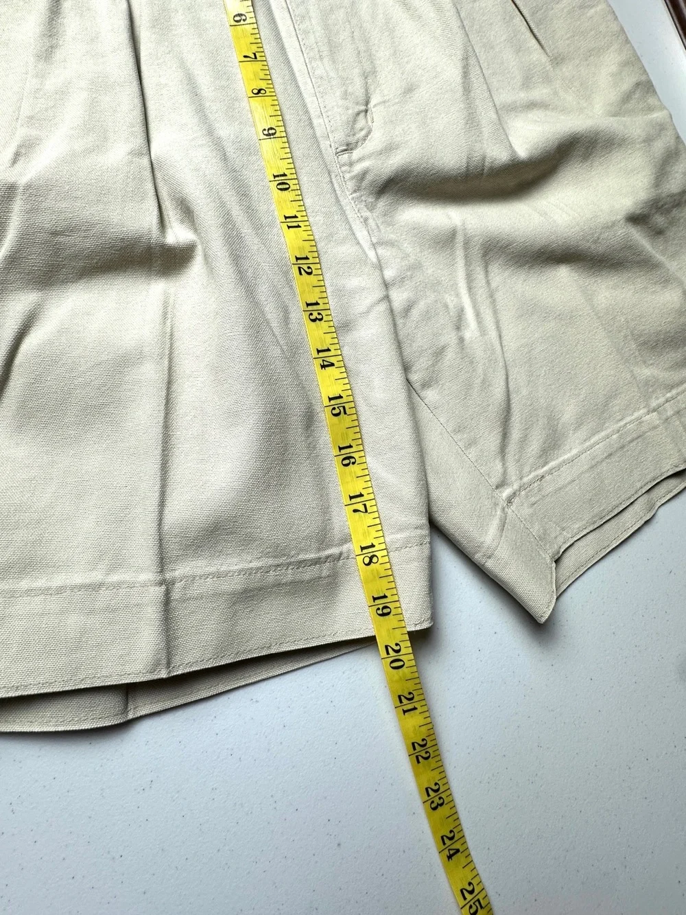 NWT Vintage Levi's Dockers Men's Khaki Flat Front Cotton Shorts Style 30480-6121
